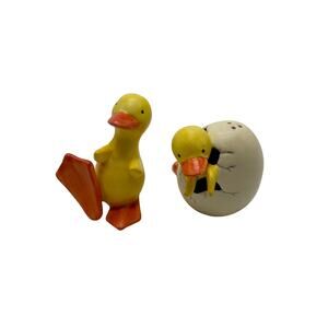 Adorable Duckling Salt & Pepper Shakers - Preowned Excellent Condition